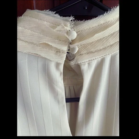 NWT: aura blouse - Picture 3 of 4